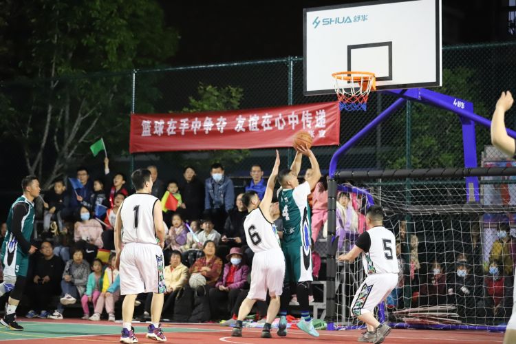 盯球